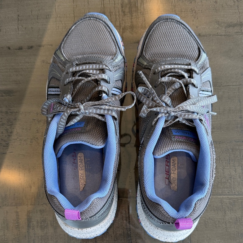 Skechers Women's Hillcrest Trail walking Sneaker. Size 7.0 Grey, Blue, purple - Picture 3 of 7